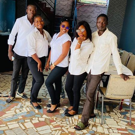 Residence P P M Odza Yaoundé エクステリア 写真